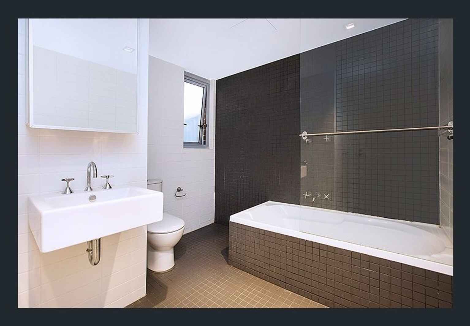 3/8 Sparkes Street Camperdown