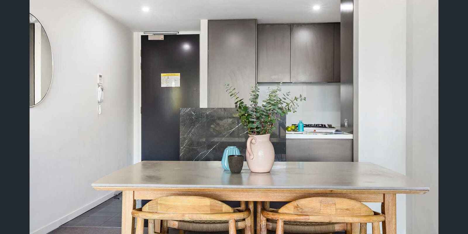 301/5 Sterling Circuit Camperdown
