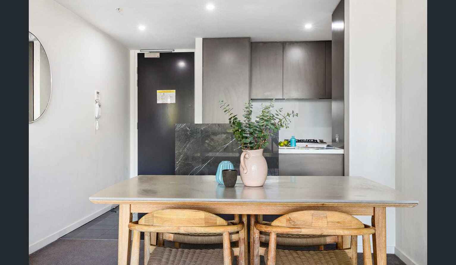 301/5 Sterling Circuit Camperdown